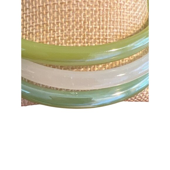 Set Of 3 Vintage Green White Jade Bangle Bracelets Stack Layer Estate 8.75" - Picture 3 of 4